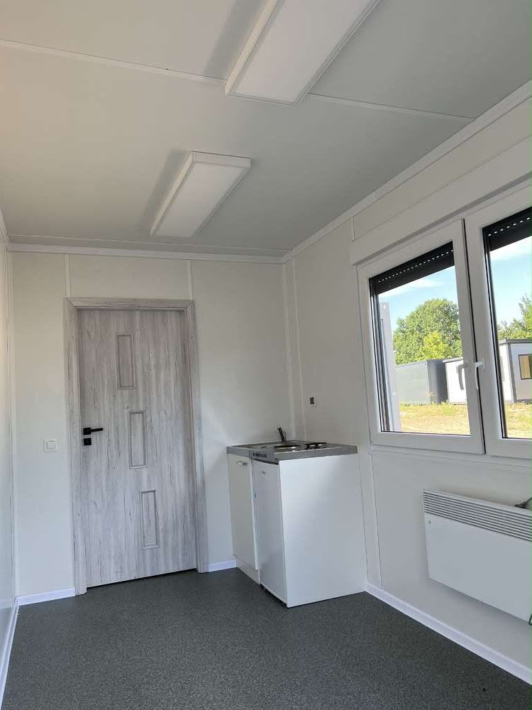 Container mit Büro, Küche, WC und Dusche 6x2,43 m