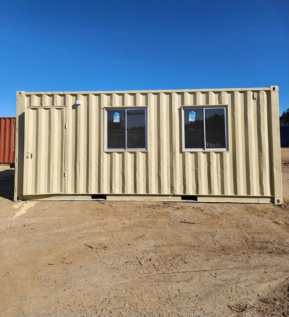Bürocontainer 6 m mit Klimaanlage (Ref: 13011)