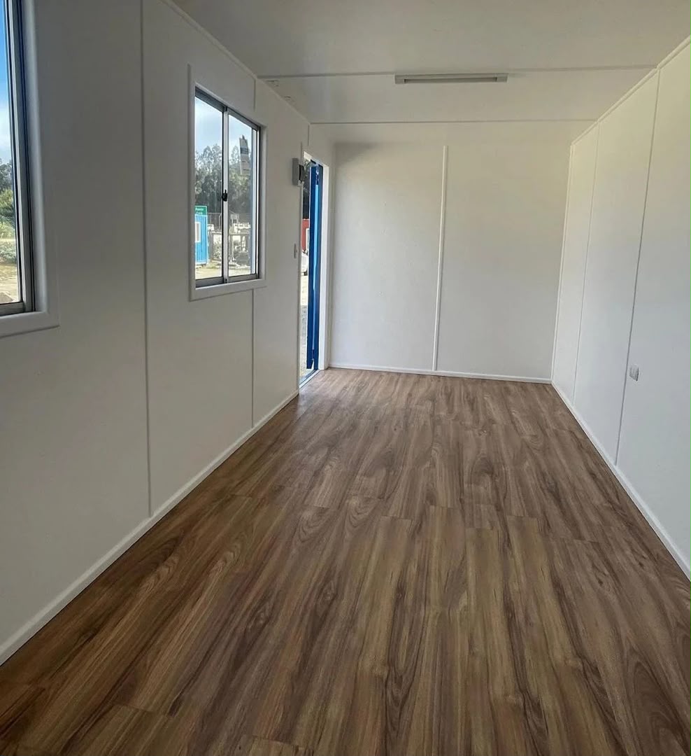 Bürocontainer 6 m mit Klimaanlage (Ref: 13011)